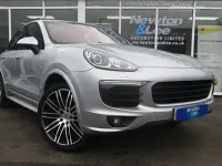 Usado Porsche Cayenne 262 HP (192 kW) 2016 Prateado SUV