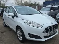 Used Ford Fiesta Zetec 82 HP (60 kW) 2015 White Hatchback