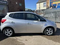 Used Kia Venga 125 HP (91 kW) 2013 Silver Hatchback