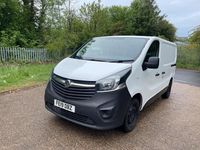 Second-hand Vauxhall Vivaro Sportive 125 CP (91 kW) 2019 Alb Monovolum