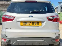 Usado Ford Ecosport Zetec 125 HP (91 kW) 2017 Prateado SUV