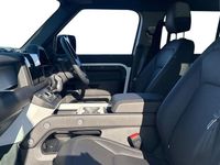 Usado Land Rover Defender SE Dynamic 250 HP (183 kW) 2025 Branco SUV