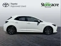 Used Toyota Corolla Design 122 HP (89 kW) 2021 White Hatchback