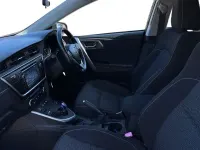 Used Toyota Auris Hybrid Plus 134 HP (98 kW) 2014 Blue Hatchback