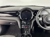 Usado Mini Cooper Hatch 134 HP (98 kW) 2022 Vermelho Citadino