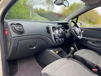 Used Renault Captur Expression+ 90 HP (66 kW) 2014 Cream SUV