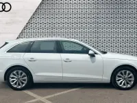 Begagnad Audi A4 Comfort 150 HK (110 kW) 2023 Vit Kombi