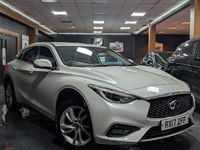 Used Infiniti Q30 109 HP (80 kW) 2017 White Hatchback