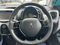 Used Peugeot 108 Active 68 HP (50 kW) 2015 White Hatchback