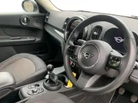 Usado Mini Cooper Comfort 2021 Plateado Utilitario