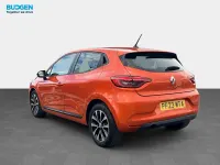 Used Renault Clio Evolution 90 HP (66 kW) 2023 Orange Hatchback