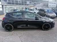 Used Renault Clio IV Dynamique 90 HP (66 kW) 2015 Black Hatchback