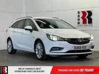 Used Vauxhall Astra Design Edition 105 HP (77 kW) 2018 White Estate