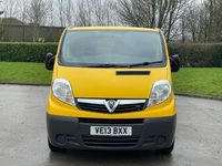 Used Vauxhall Vivaro 115 HP (84 kW) 2013 Yellow MPV