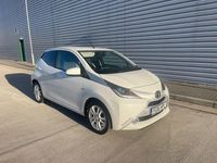Used Toyota Aygo X-pure 68 HP (50 kW) 2016 White Hatchback
