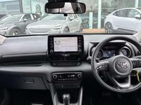 Used Toyota Yaris Hybrid Design 116 HP (85 kW) 2023 Scarlet flare Hatchback