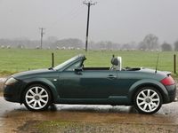 Begagnad Audi TT Roadster Design 225 HK (165 kW) 2001 Grön Cab
