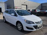 Usado Vauxhall Astra S 2013 Blanco Familiar