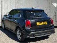 Usado Mini Cooper Classic 134 HP (98 kW) 2023 Preto Citadino