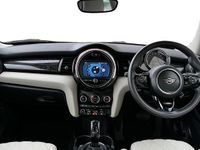 Używany Mini Cooper Exclusive 134 KM (98 kW) 2019 Czerwony Hatchback