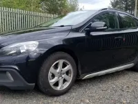 Käytetty Volvo V40 SE 2014 Musta Viistoperä