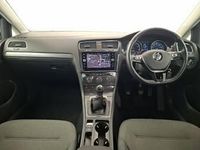Begagnad VW Golf VII Match 130 HK (95 kW) 2019 Grå Halvkombi