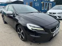 Używany Volvo V40 R-Design 122 KM (89 kW) 2018 Czarny Hatchback