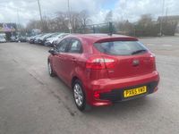 Usado Kia Rio Air 2015 Rojo Utilitario