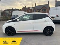 Used Toyota Aygo x-press 68 HP (50 kW) 2017 White Hatchback