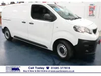 Gebraucht Peugeot Expert 95 PS (69 kW) 2018 Weiß Van