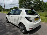 Used Toyota Yaris 99 HP (72 kW) 2014 White Hatchback