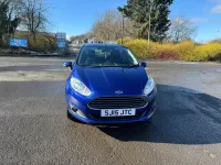 Używany Ford Fiesta Zetec 100 KM (73 kW) 2015 Niebieski Hatchback