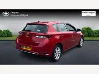 Used Toyota Auris 116 HP (85 kW) 2015 Red Hatchback