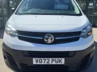 Second-hand Vauxhall Vivaro 100 CP (73 kW) 2022 Alb Monovolum