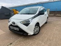 Used Toyota Aygo 72 HP (52 kW) 2019 White Hatchback