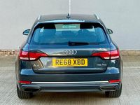 Begagnad Audi A4 Sport 150 HK (110 kW) 2019 Grå Kombi