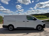 Second-hand Vauxhall Vivaro 150 CP (110 kW) 2024 Alb Monovolum