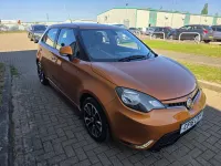 Usado MG MG3 106 CV (77 kW) 2016 Naranja Utilitario