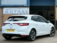 Used Renault Mégane Signature 110 HP (80 kW) 2018 White Hatchback