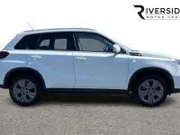 Gebraucht Suzuki Vitara SZ-T 140 PS (102 kW) 2022 Weiß SUV