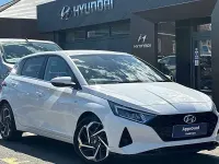 Used Hyundai i20 Premium 101 HP (74 kW) 2023 White Hatchback