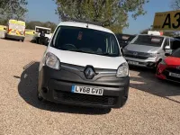 Usado Renault Kangoo Business 44 kW (60 CV) 2019 Blanco Monovolumen