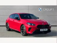 Usado BMW M135 Comfort Edition 296 CV (217 kW) 2026 Rojo Utilitario