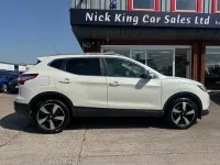 Used Nissan Qashqai N-Connecta 110 HP (80 kW) 2017 Pearl white SUV