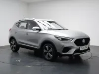 Usado MG ZS Excite 106 CV (77 kW) 2022 Plateado SUV