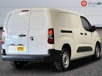 Used Vauxhall Combo S 102 HP (75 kW) 2024 White MPV