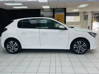 Used Peugeot 208 Allure Premium 100 HP (73 kW) 2021 White Hatchback