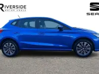 Usado Seat Ibiza SE Technology 95 CV (69 kW) 2024 Azul Utilitario