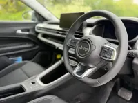 Begagnad Jeep Avenger Summit 114 kW (156 HK) 2025 Grå SUV