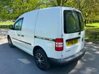Usado VW Caddy 102 HP (75 kW) 2011 Branco Monovolume